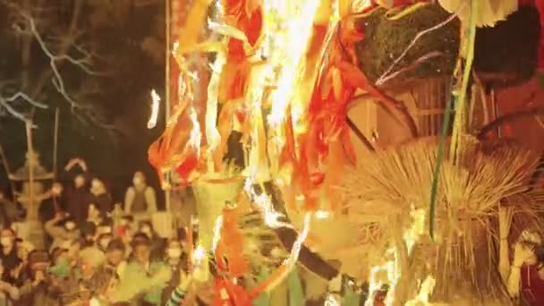 Flammor Stiger Natten Sagicho Matsuri Omihachiman Japan — Stockvideo