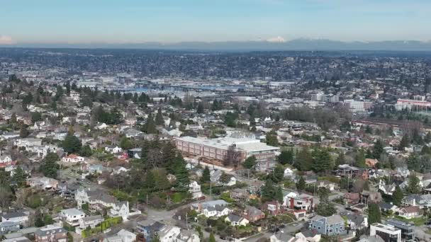 Cinematic Aerial Drone Trucking Shot Southeast Magnolia Interbay Carlton Park — Stockvideo