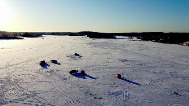 30Fps Aerial Video Ice Fishing Finger Lake Wasilla Alaska — Vídeos de Stock