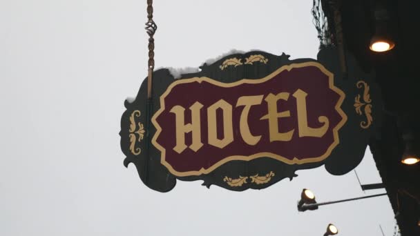 Leavenworth Washington Generiek Bord Voor Een Hotel Dat Aan Een — Stockvideo