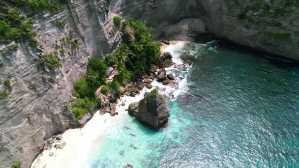 Aerial Drone Video Diamond Beach Nusa Penida Bali Day — Stock video