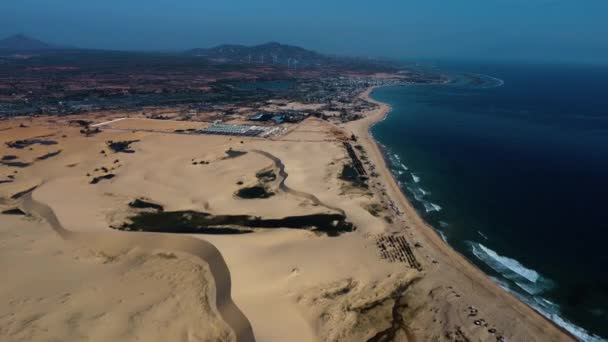 Aerial Natural Scenic Tropical Seascape Sand Dunes Beach Mui Dinh — стоковое видео