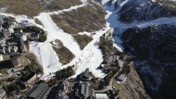 Topdown View Estância Esqui Sierra Nevada Cidade Esportes Inverno Orbitando — Vídeo de Stock