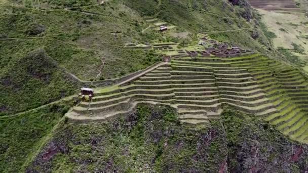 Heliga Dalen Med Inkanruiner Tornterrasser Pisac Cusco Peru Aerial Tilt — Stockvideo