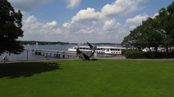 Verbazingwekkende Luchtvlucht Vlieg Voorwaarts Drone Schot Een Perfecte Zomerdag Een — Stockvideo