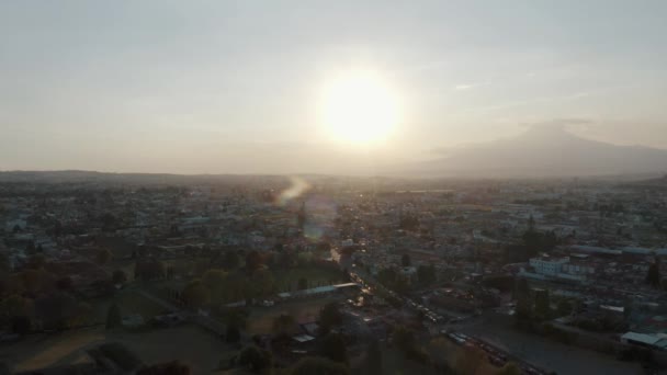 Flygfoto Över Puebla Mexiko Och Dess Kyrka Soliga Sommardagen Drönare — Stockvideo