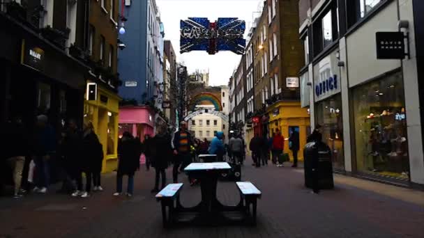 People Walking Carnaby London United Kingdom — стокове відео