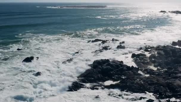 Aerial View Foamy Ocean Waves Crashing Rocks Beach West Coast — Video