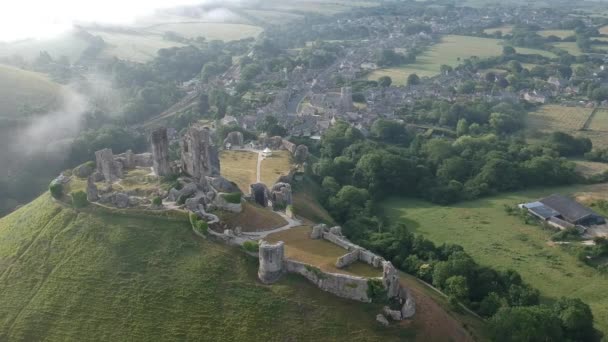 Corfe Castle Slide Drone Shot — Videoclip de stoc