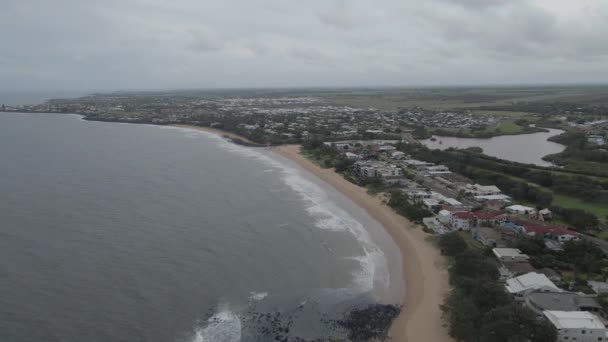 Ocean Beach Front Coastal Town Cloudy Day Bundaberg Queensland Australia — Video Stock