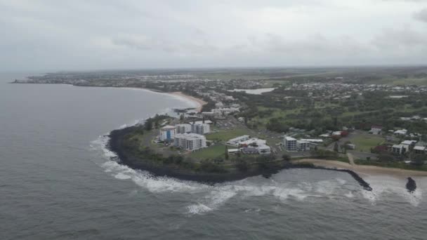 Queensland Avustralya Daki Bundaberg Sahil Kasabasındaki Oteller Binalar Hava Aracı — Stok video