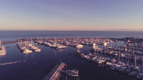 Drone Pan Evening Marina Sunset — Vídeo de stock