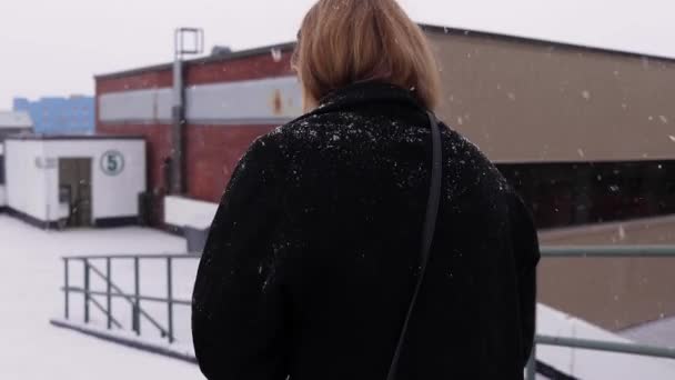 Medium Shot Back Young Blonde Women Walking Her Vehicle Parking — Video Stock