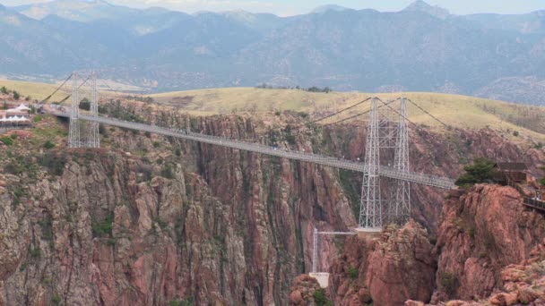 Мост Королевского Ущелья Колорадо Автомобилями Пересекающими Реку Арканзас Американский Подвесной — стоковое видео