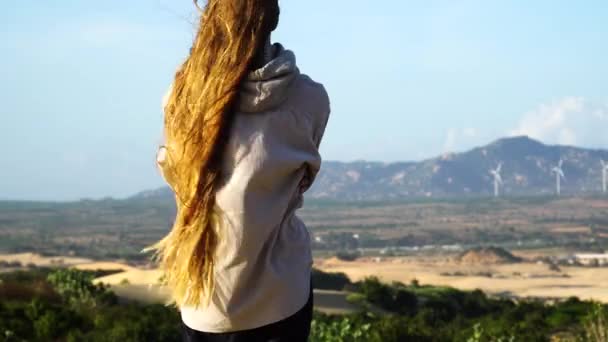 Casual Woman Very Long Healthy Red Hair Looking Vietnam Landscape — Stockvideo