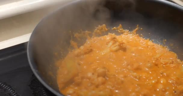 Vista Sobre Curry Verduras Indias Con Coliflor Patata Cocida Una — Vídeos de Stock