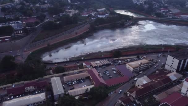 Descend Empty Lake Yaound Town Center — kuvapankkivideo