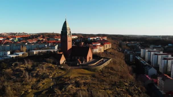 Légi Felvétel Masthugget Church Evangélikus Templom Göteborg Svédország Istentiszteleti Hely — Stock videók