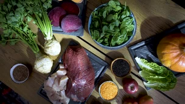Seleção Ingredientes Cozinha Carne Legumes Gourmet Mesa — Vídeo de Stock