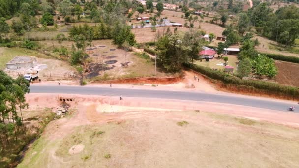 Tilting Drone Flight Busy Local Market Tribal Village Kapenguria Traditional — Vídeos de Stock