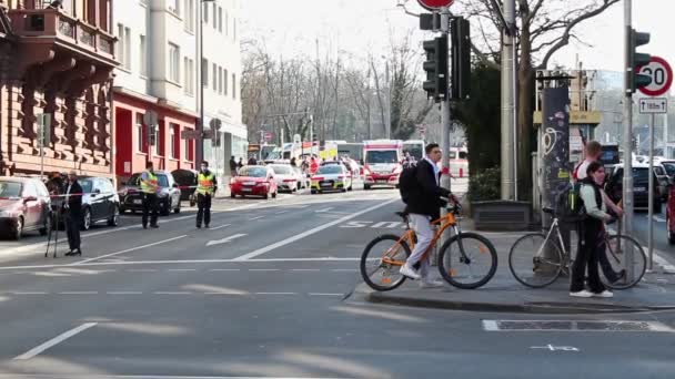 Místo Činu Centru Města Mainz Porýní Falcko Ruční Záběry Policistů — Stock video