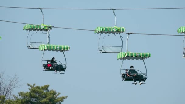 Experiencing Sky Lift Seoul Grand Park Gwacheon South Korea Low — Stock video