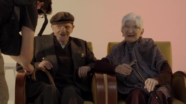 Elder Couple Getting Ready Interview — стоковое видео