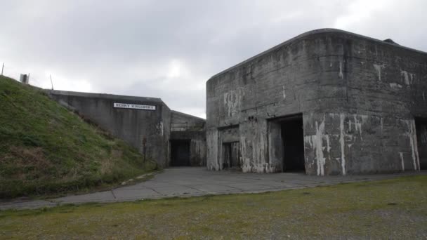 Skjuten Mot Fort Caseys Övergivna Bunkrar Whidbey Island — Stockvideo