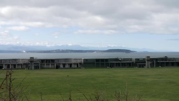 White Sliding View Military Base Overlooking Puget Sound — Stok video