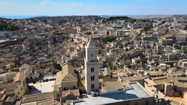 Dron Aéreo Disparó Alrededor Una Torre Una Catedral Matera Italia — Vídeos de Stock