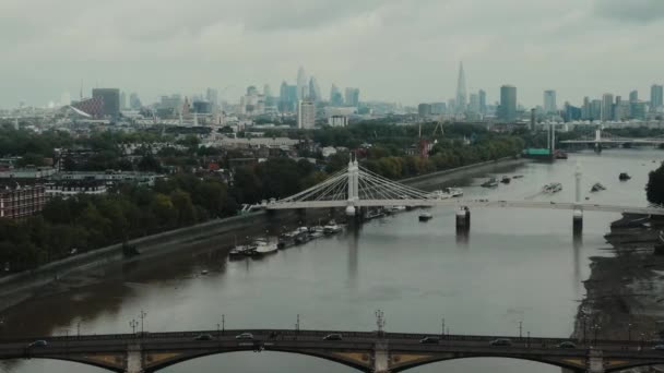 Aerial Shot Overlooking City Battersea Bridge Albert Bridge Chelsea Bridge — Wideo stockowe