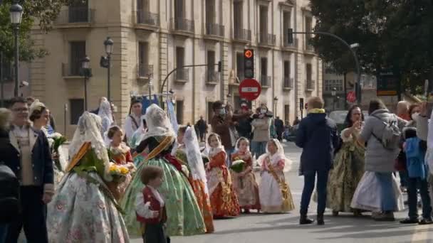 Group Young Kids Traditional Spanish Dresses Carry Flowers Fallas Festival — стоковое видео