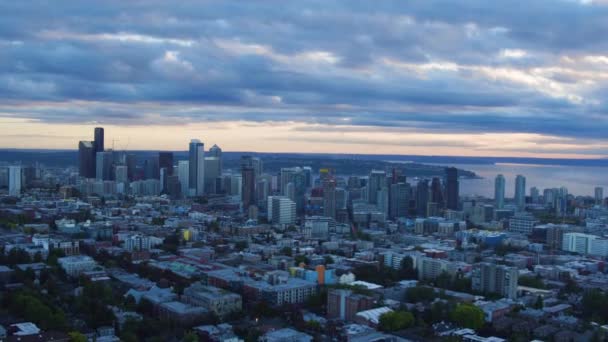 Aerial Pulling Away Seattle Developing Skyscrapers Circa 2016 — Vídeo de Stock