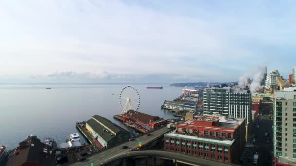 Wide Shot Seattle Waterfront Prominently Featuring Big Wheel — Stock video