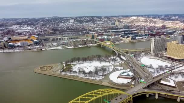 Flygfoto Över Pittsburgh Tre Floder Och Point State Park — Stockvideo