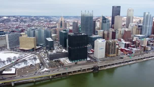 Drone Shot Aerial View Pittsburgh Skyline Mount Washington Panning Right — Stock videók