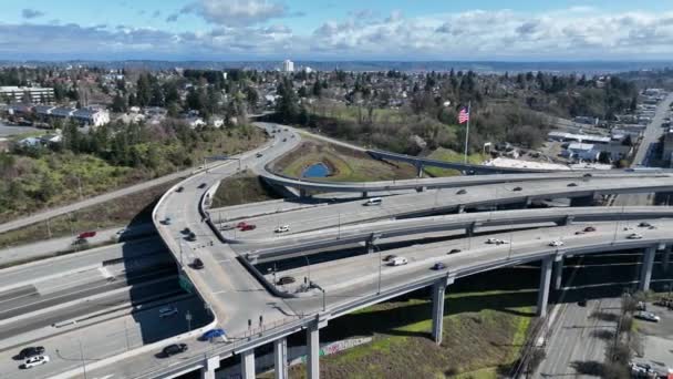 Cinematic Drone Footage Freeway Interchange Traffic Lanes Tacoma Pierce County — Stok video