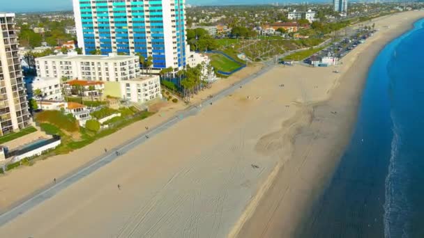 Long Beach Shoreline Aerial Zoom Out Late Afternoon Lighting — Vídeo de Stock