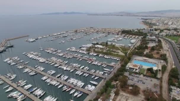 Drone Vuela Sobre Barcos Muelle Atenas Grecia — Vídeos de Stock