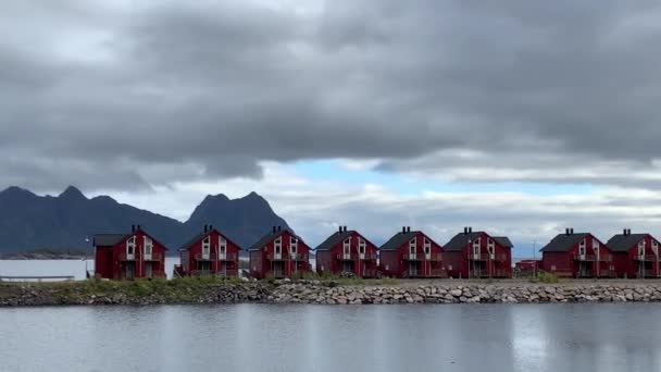 Vista Dos Edifícios Tradicionais Costa Marítima Das Ilhas Lofoten Noruega — Vídeo de Stock