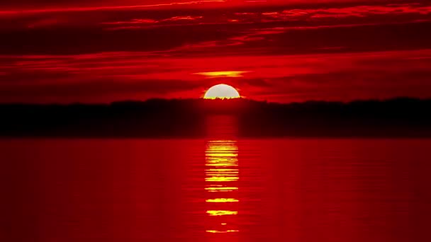 Timelapse Sun Setting Horizon Red Sky Background Ocean Foreground Beautiful — ストック動画