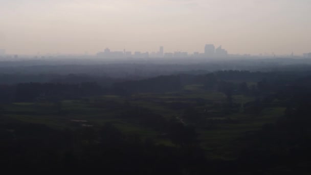 丹哈格天际线 空中背景遥远的穆迪雾蒙蒙的自然景观 — 图库视频影像