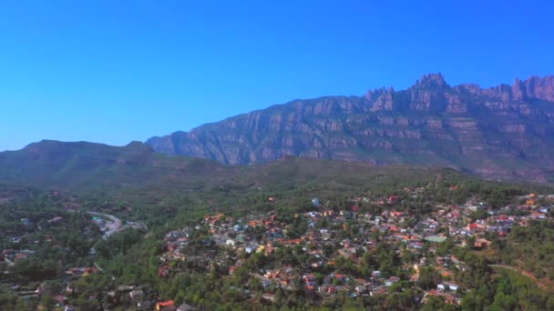 012_Ojra Uas_Mountain_Montserrat_Catalonia_Spain_4K General Plane Lateral Traveling Left Right Mountains Montserrat — Vídeos de Stock