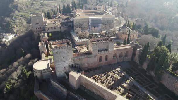 Orbiting Plaza Armas Quebrada Tower Alhambra Fortress Iconic Moorish Monument — Stockvideo