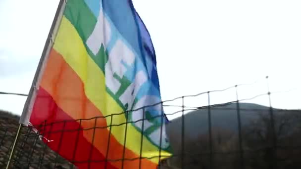 Peace Flag Flutters Net Fence War Concept Close Shot — Stock video