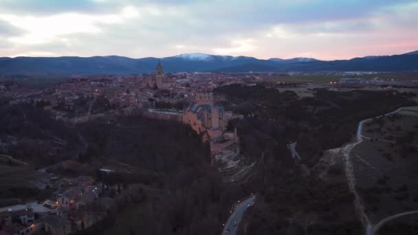 Deslizamiento Derecha Izquierda Vista Aérea Segovia Alcázar Ciudad Durante Salida — Vídeo de stock
