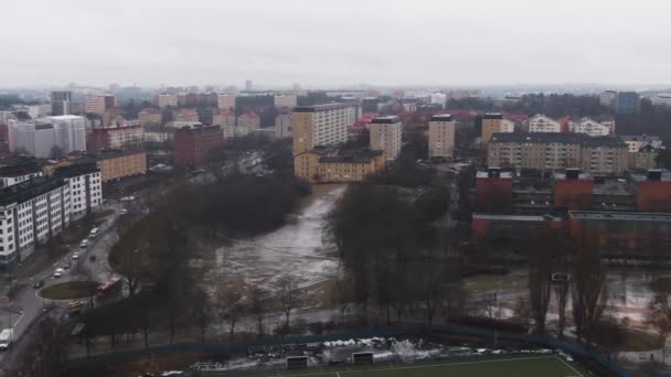 Drone Disparó Sobre Municipio Solna Suecia Día Lluvioso Nublado — Vídeos de Stock