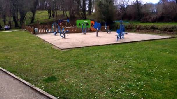 Pan Right View Empty Children Play Area Ordes Park Coruna — Stock video