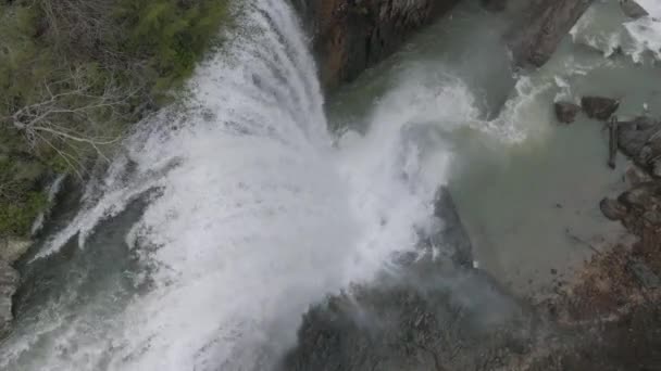 Captura Aérea Cámara Lenta Cascada Arriba Hacia Abajo — Vídeos de Stock