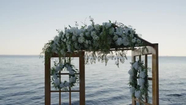 Luxusní Svatební Obřad Květinové Aranžmá Pobřeží — Stock video